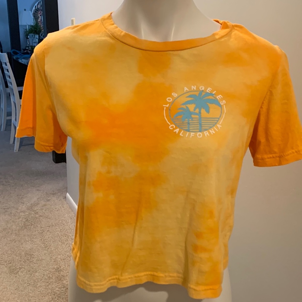Like new yellow crop tee.